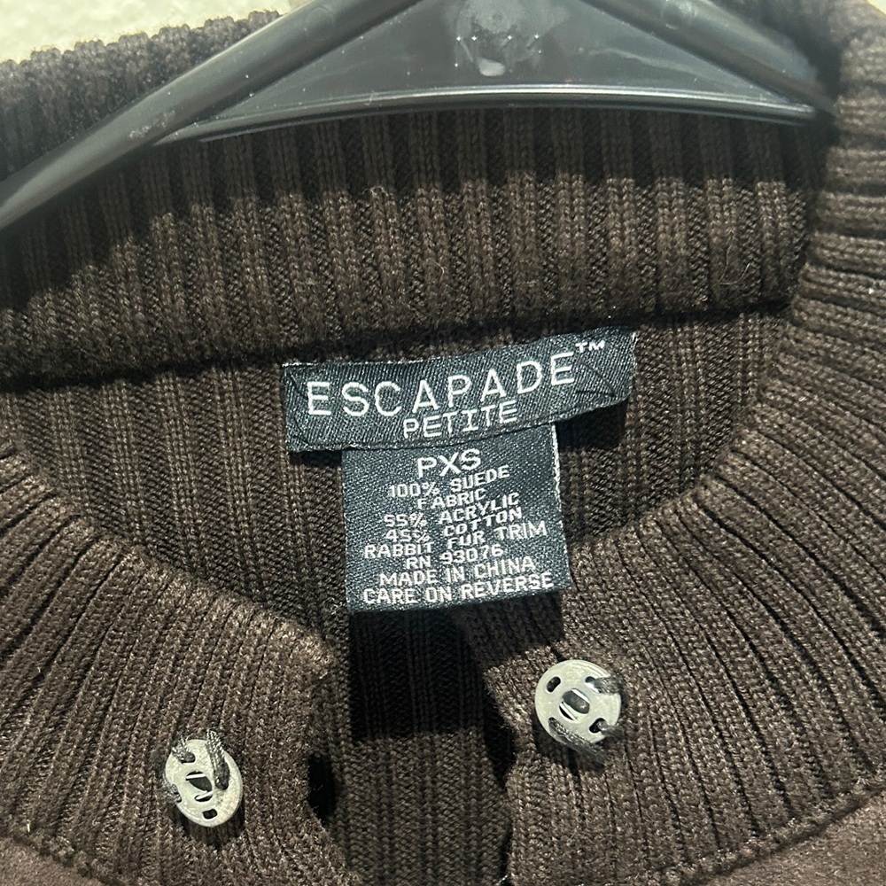 Elegant Dark Brown Suede Bomber Jacket - Picture 3 of 6